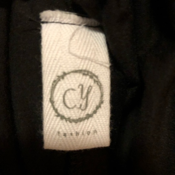 CY Fashions Cold Shoulder Top - Picture 5 of 5